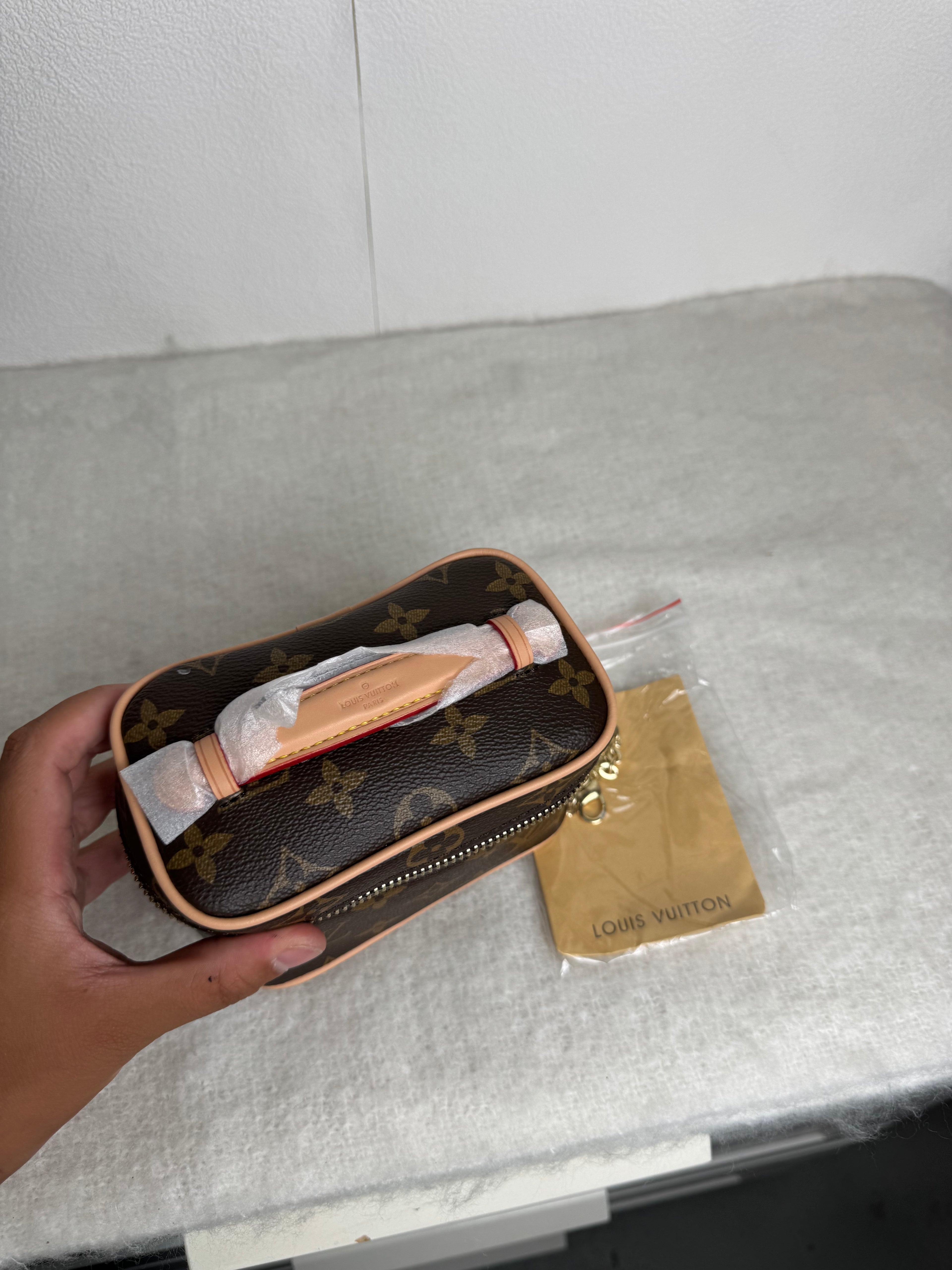 Mini Vanity LV
