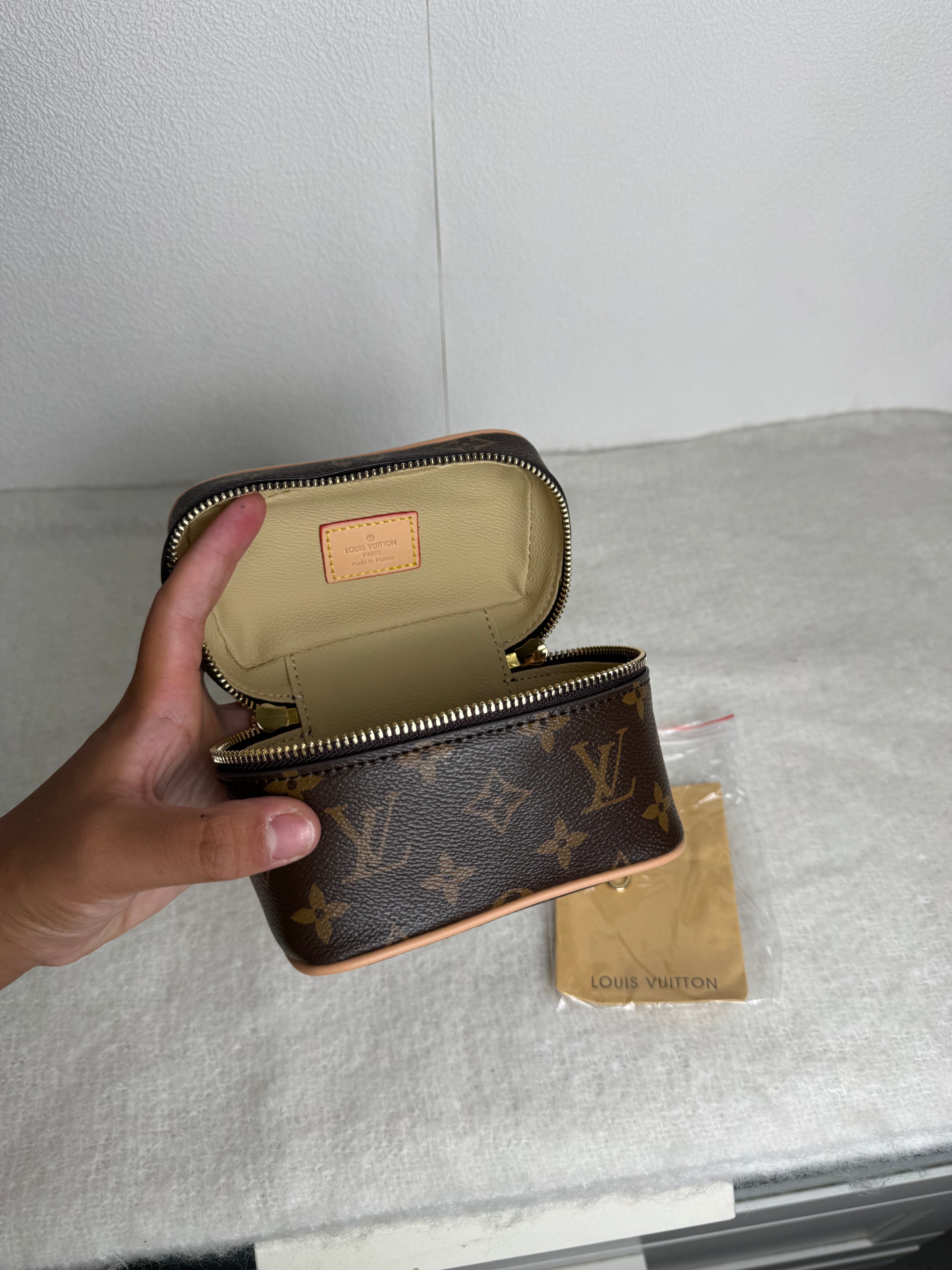 Mini Vanity LV
