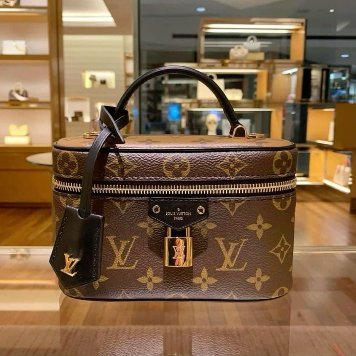 Vanity LV