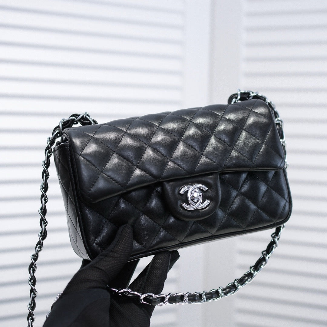 Chanel Timeless 20cm