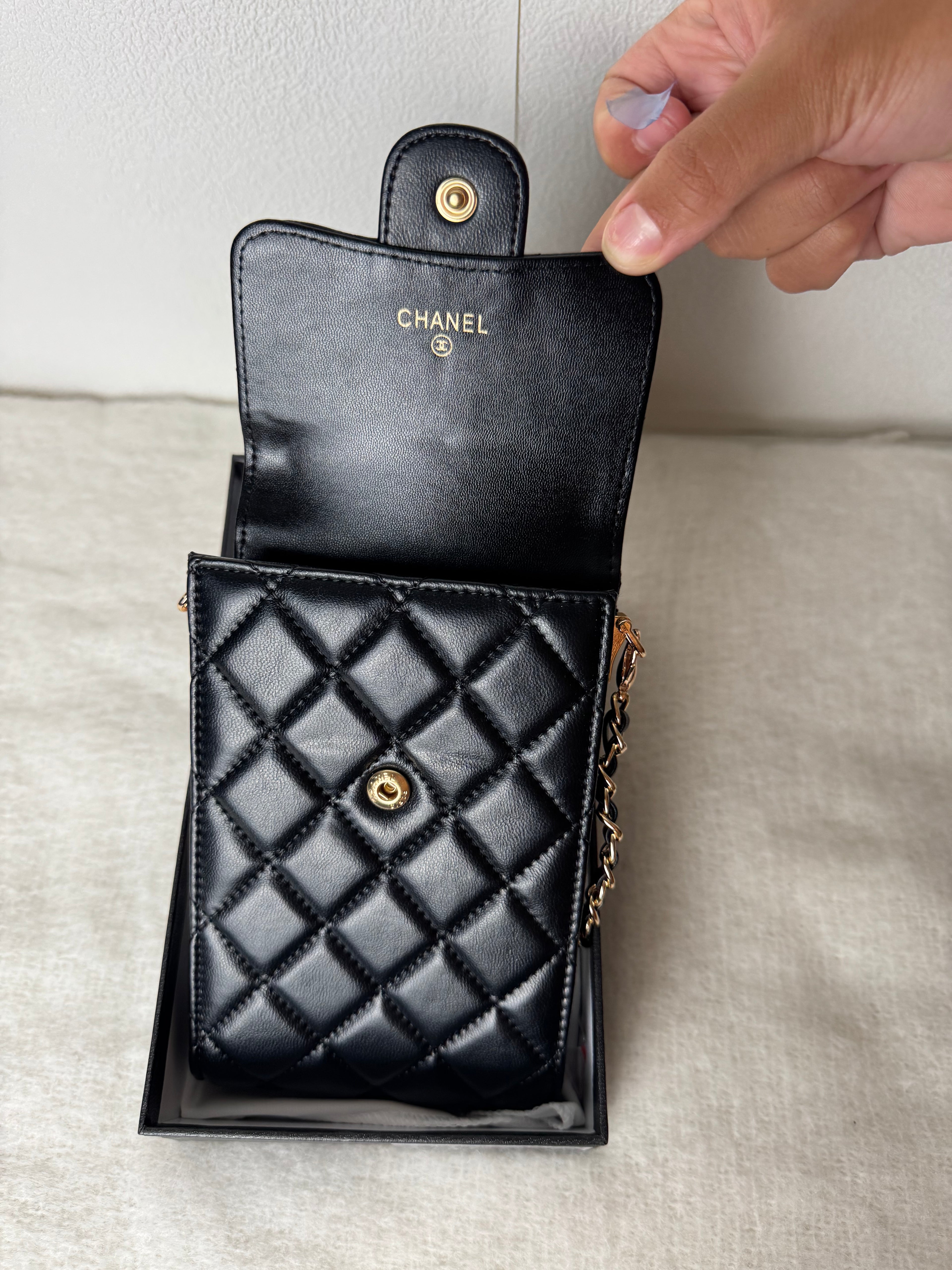 Sac iPhone Chanel [noir / doré]