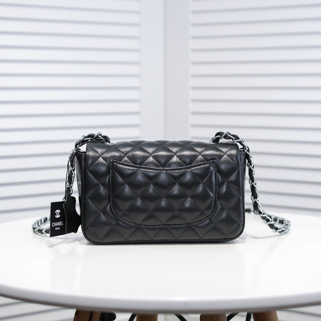 Chanel Timeless 20cm