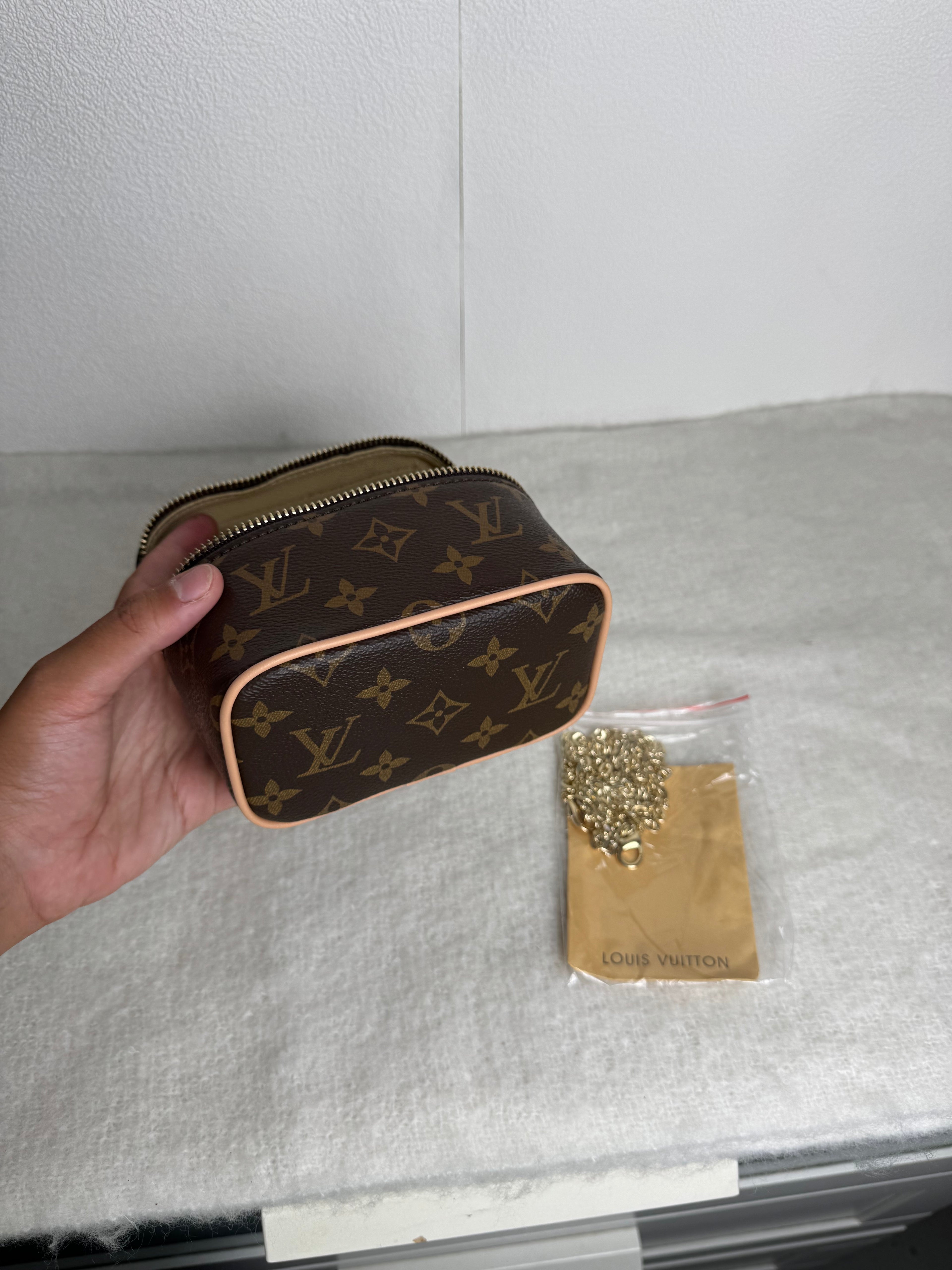 Mini Vanity LV